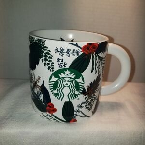 Beautiful 2021 Starbucks Red Berries and Holly Christmas Mug